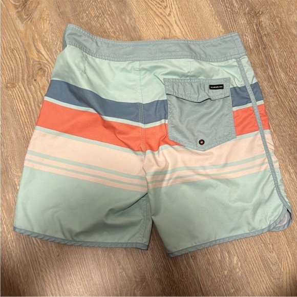 🍏Quicksilver - Retro Stripe Swim Trunks - 32 - Picture 2 of 5